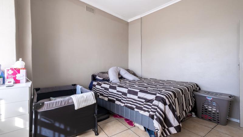 6 Bedroom Property for Sale in Kensington Western Cape